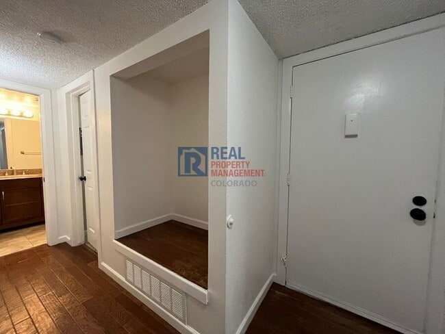 Photo - 6470 S Dayton St