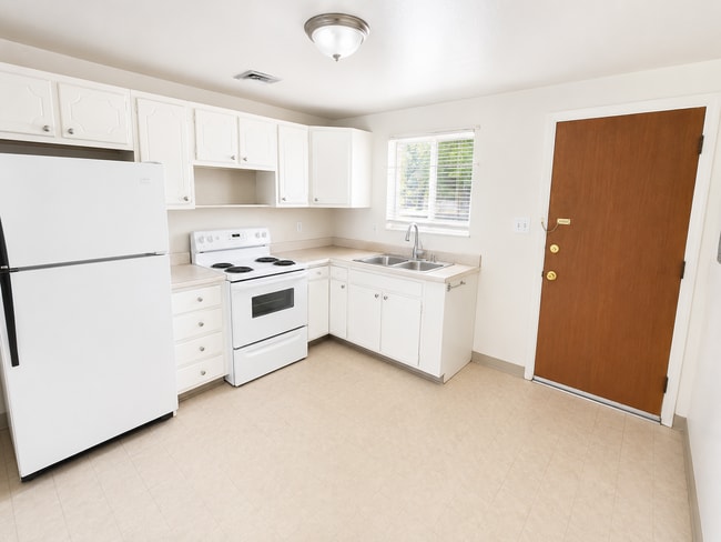 Photo - CREC 4 Plex Unit CREC 1435