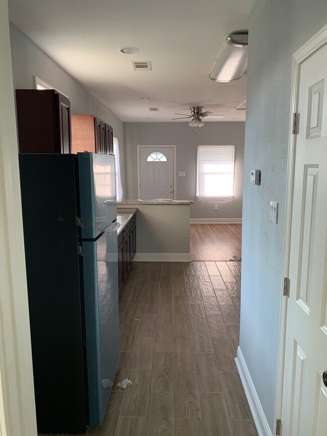 Photo - 3219 Fern St