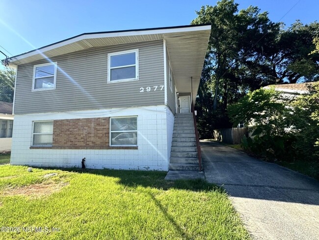 Photo - 2977 Collier Ave
