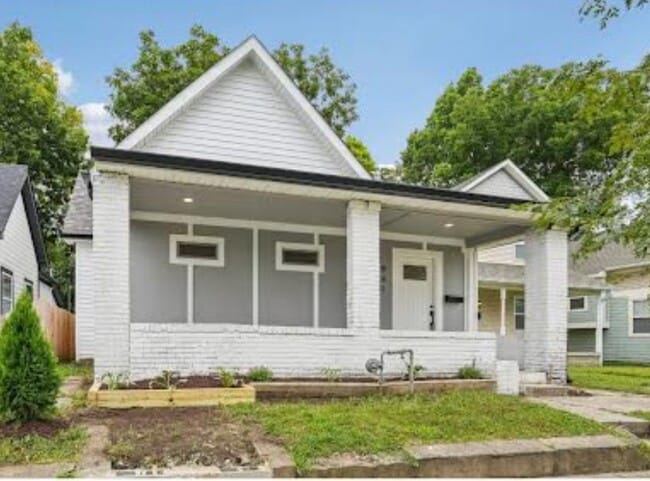 Building Photo - Spacious Five Bedroom Single Family Home N...