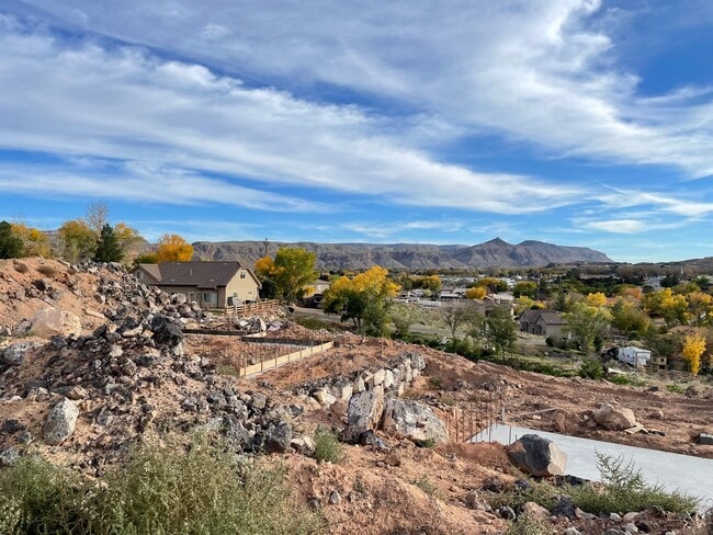 Photo - Great home located in Hurricane!