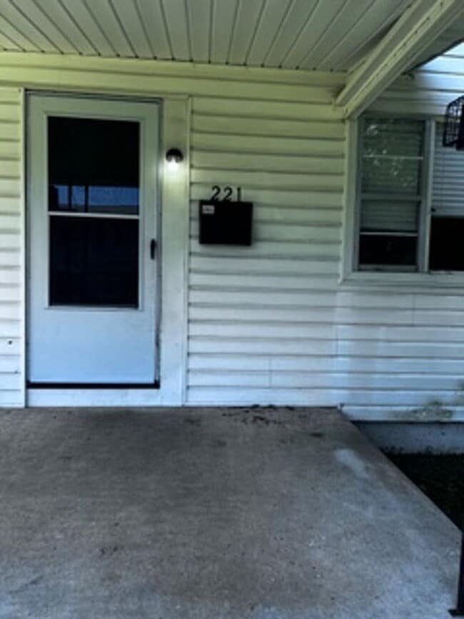 Photo - 221 W Fairview Rd