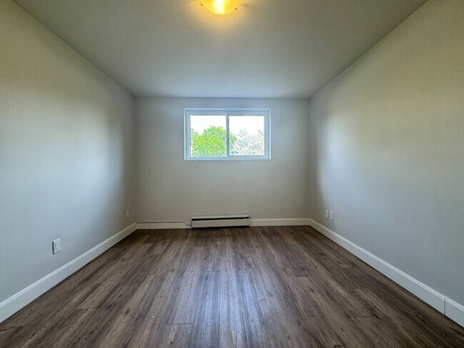 Photo - 1100 Wellington St