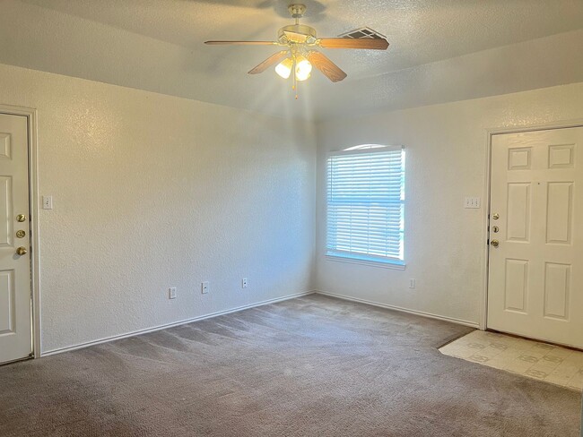 Photo - 2608 Edgefield St Unit B