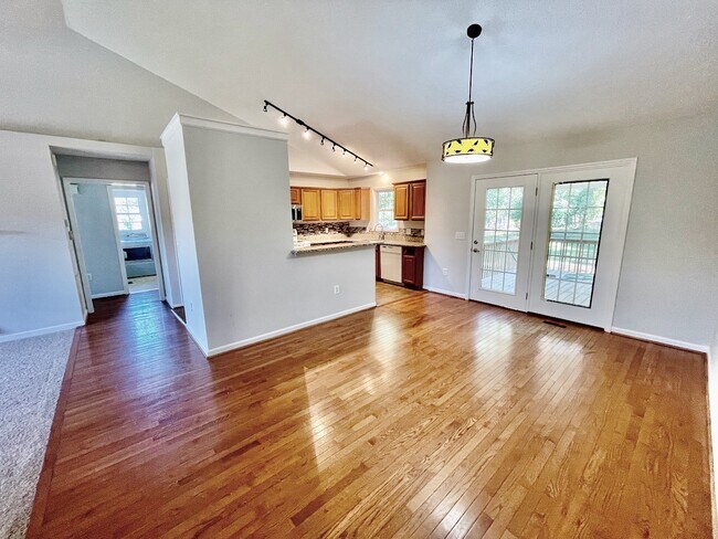 Photo - 160 Hunters Ridge