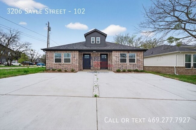 Building Photo - 3206 Sayle St