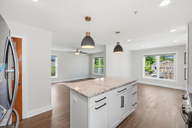 Photo - 3803 Allison St