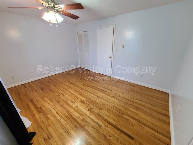 Photo - 1622 Farmington Ave Unit Apt 8