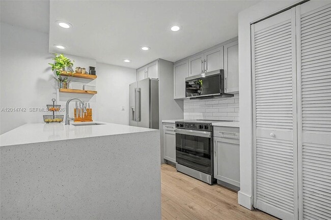 Photo - 3162 Bird Ave
