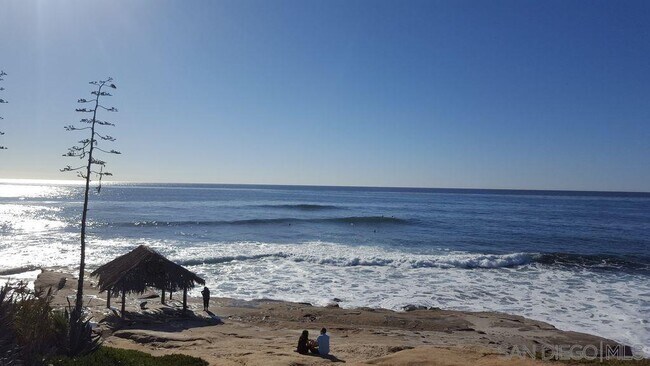 Photo - 379 Bonair St