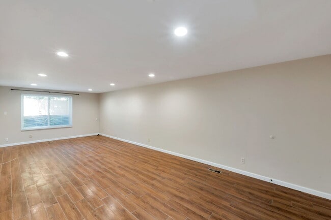Photo - Sugarhouse -  2 Bed 1 Bath 1 Covered Parking Unidad 22