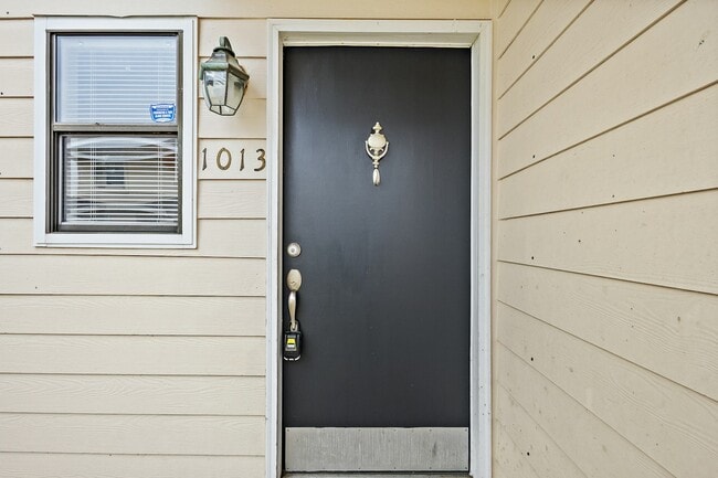 Photo - 1013 Windrose Dr
