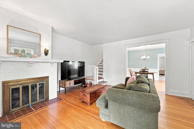 Photo - 610 Woodcrest Ave