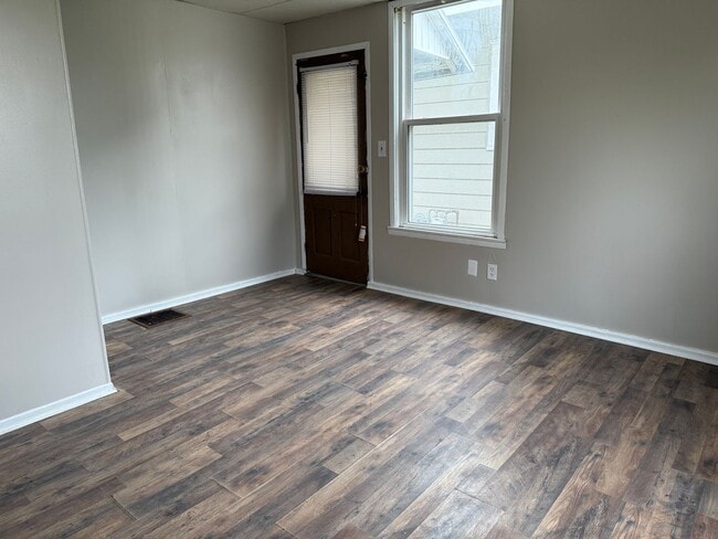 1021 8th Ave