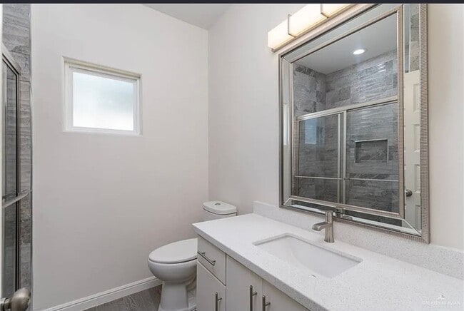 Photo - 1424 W Franklin Ave