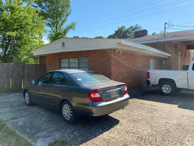 Building Photo - 905 Louisville St Rental