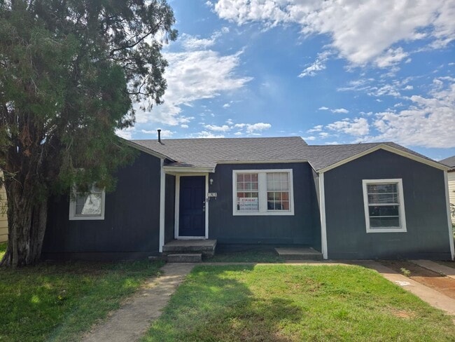 Building Photo - $0 First Month's Rent / $0 Deposit at Move-in Rental