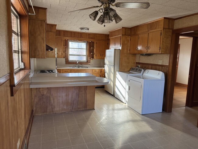 Photo - 5804 Elkin Hwy