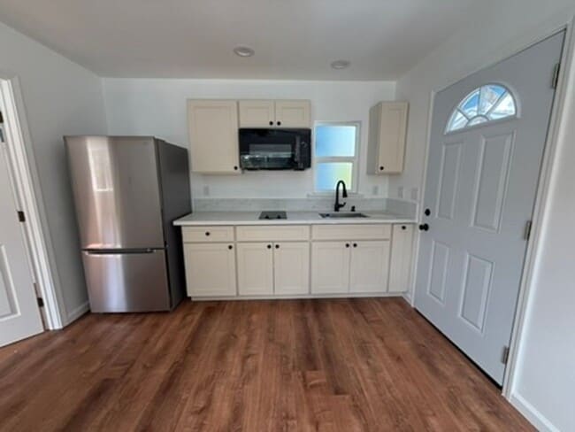 Unfurnished 1 bed/1 bath PET FRIENDLY - wa... - Unfurnished 1 bed/1 bath PET FRIENDLY - wa... House