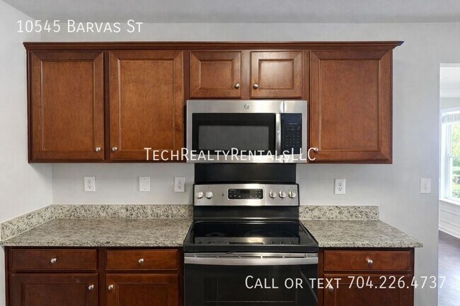 Photo - 10545 Barvas St