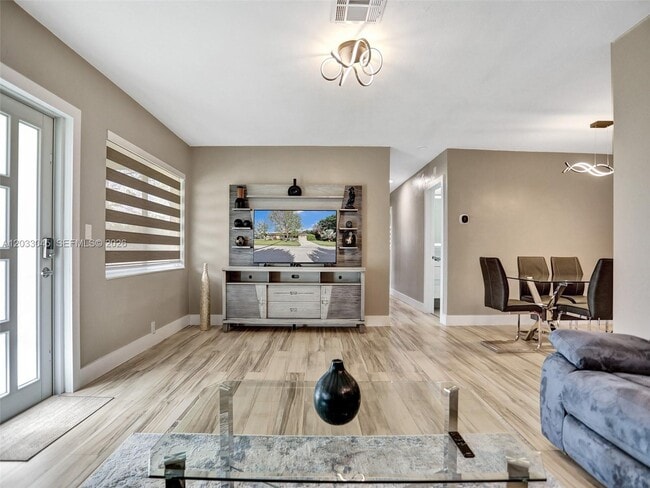 Photo - 491 SE 23rd Ave