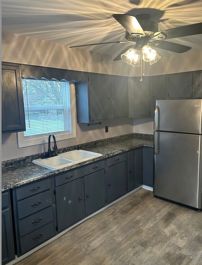 Charming 2 bedroom home near downtown Dundee - Charming 2 bedroom home near downtown Dundee
