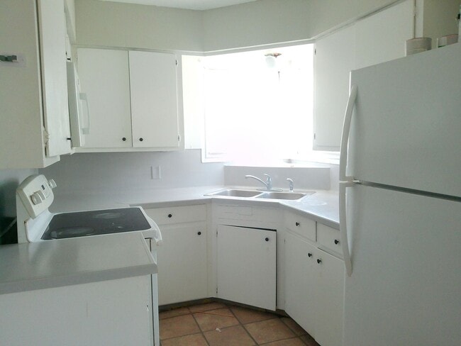 Photo - 3549 Cypress St