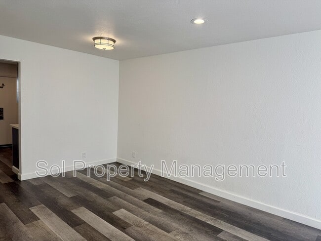 Photo - 1053 W Hamilton Ave