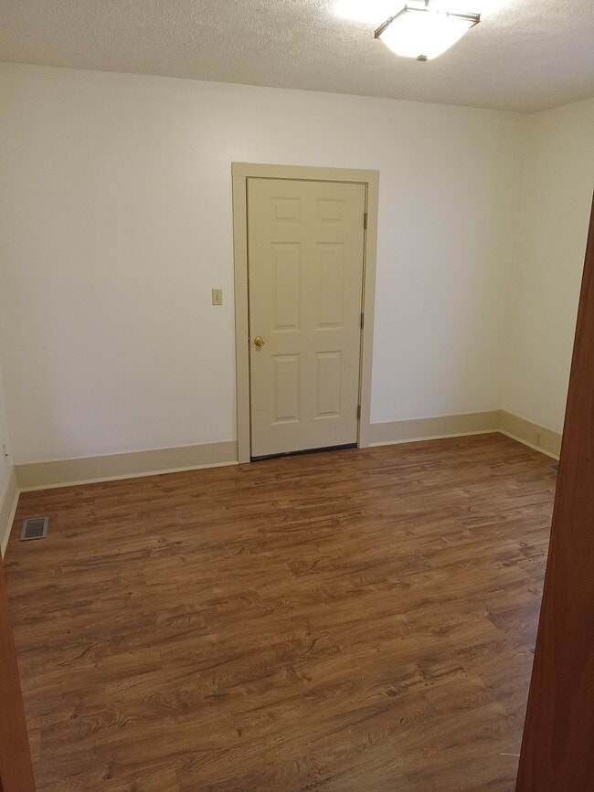 1239 E Walnut St House House Rental in Lancaster, OH