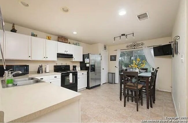Photo - 1427 Range Fld