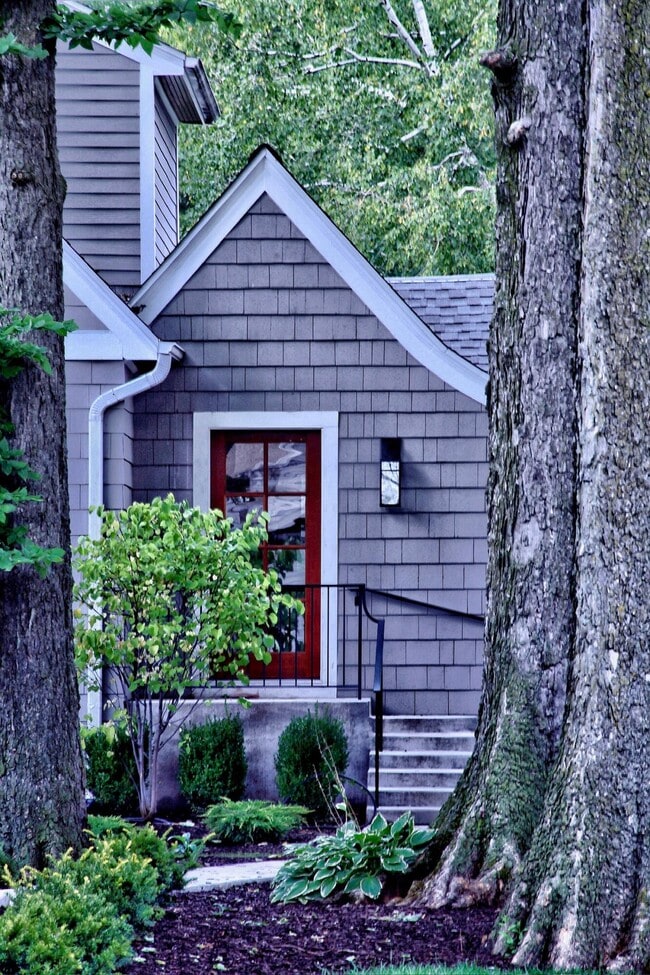 Photo - 1100 W Riverview Dr