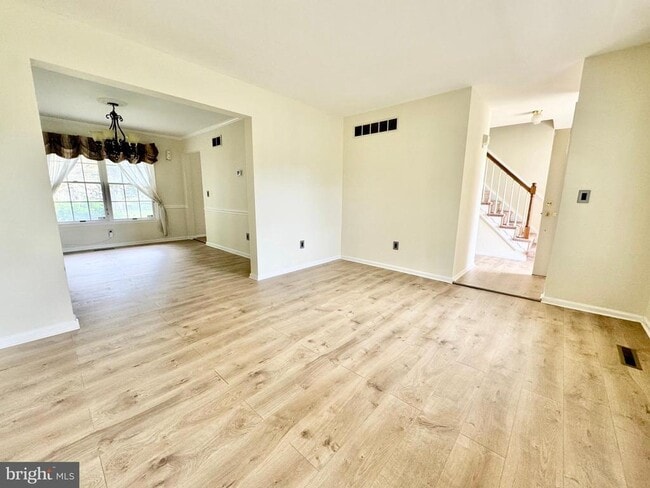 Photo - 501 Falcon Dr