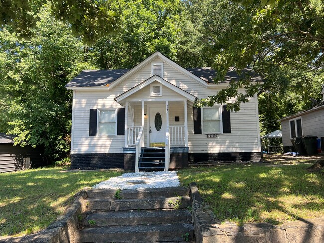 MOVE-IN READY! - MOVE-IN READY! House