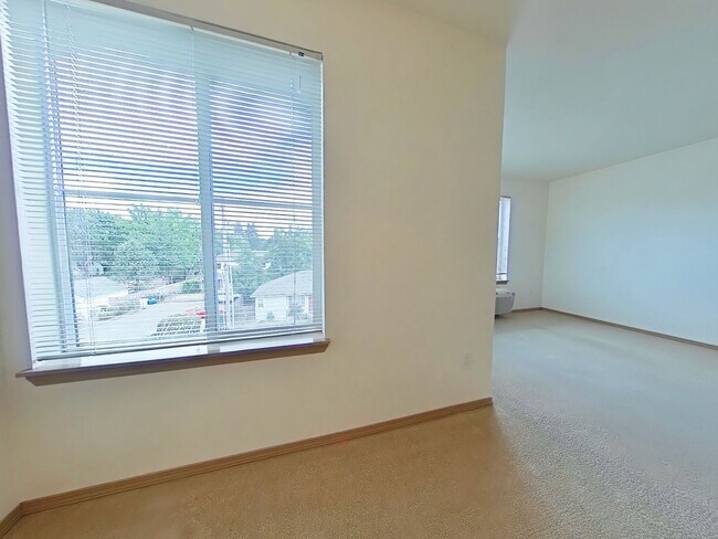Photo - 1 Bedroom Apartment ~ Close to Campus Unit 2930 NW Tyler #307