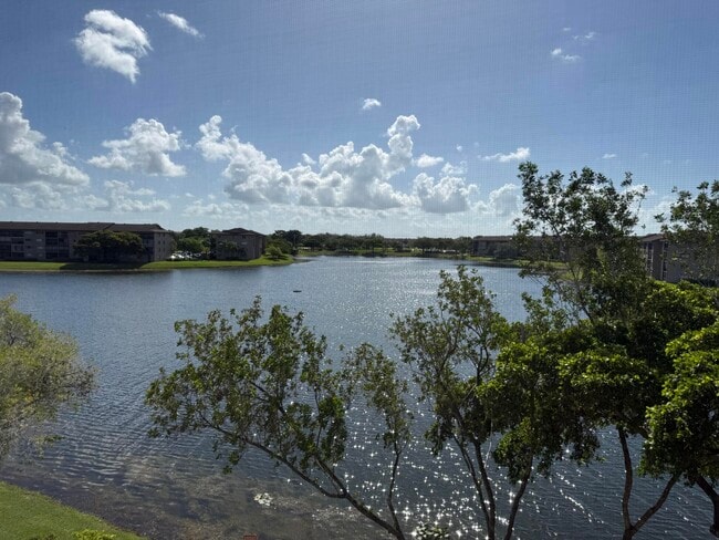 Building Photo - 1001 SW 141st Ave Unit 408K