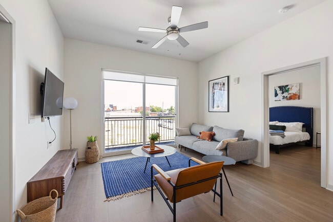 Photo - 633 E Main St Unit SI ID1014618P