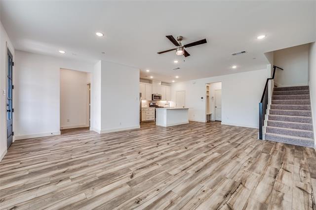 Photo - 8940 Samara St