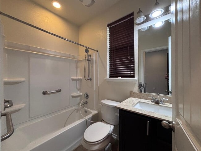 Photo - 1405 Berlin Ln
