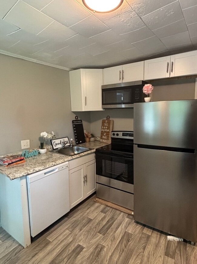 Photo - 1112 East Dr