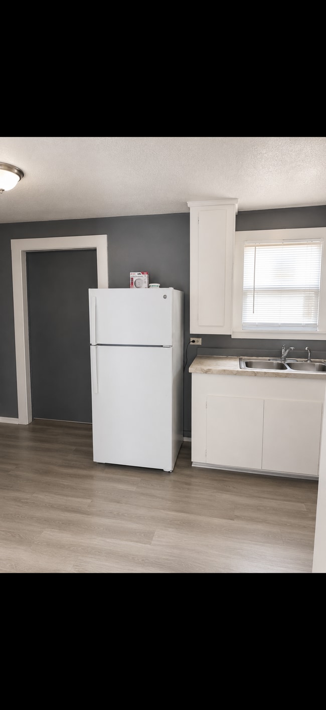 Photo - Forrest Apartment Unit B