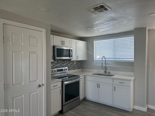 Photo - 5113 N 17th Ave House