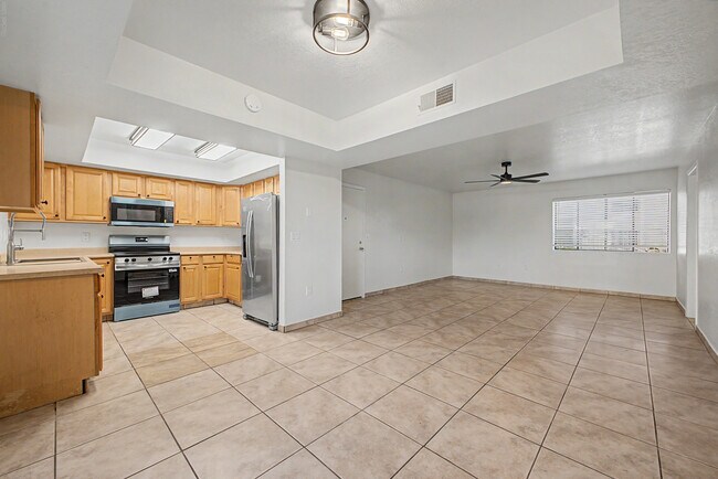 16624 E Palisades Blvd