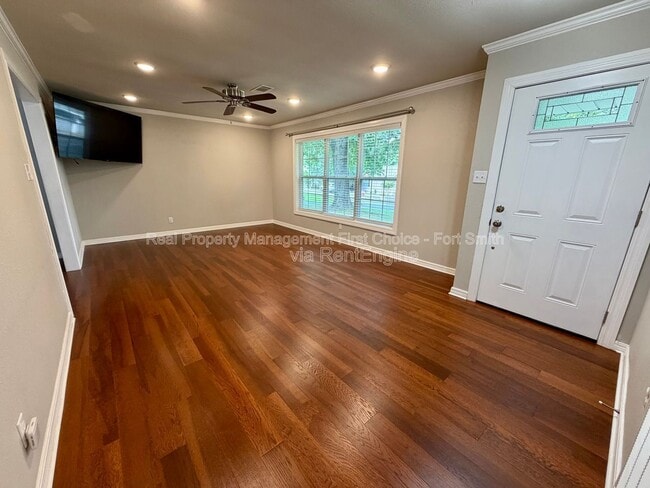 Photo - 2120 Garner Ln