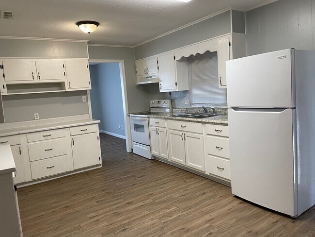 Kitchen - 2411 Deborah Dr