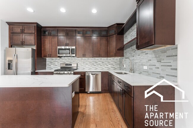 Photo - 3329 N Avers Ave Unidad 1N