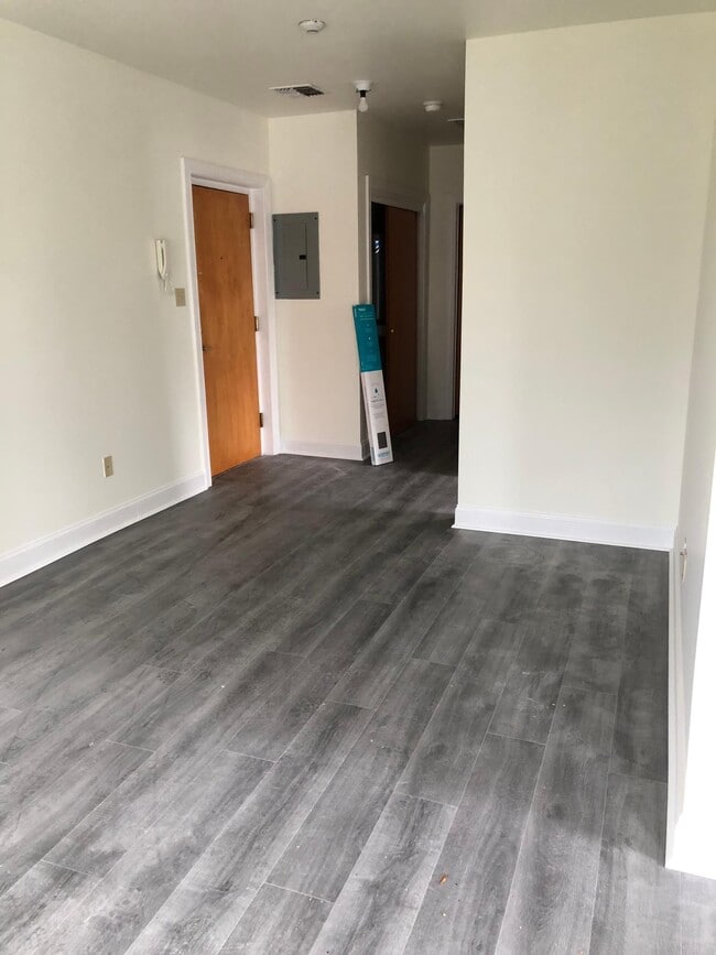 Entry into Living Room - 401 Berkley Rd Unit 1