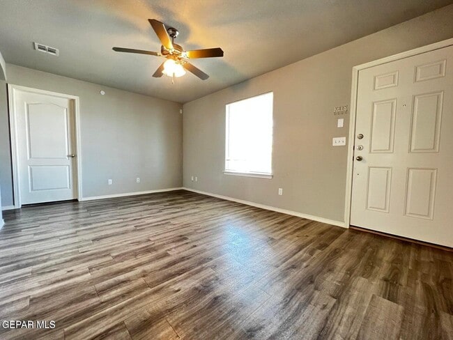 Photo - 913 Galaxia Dr
