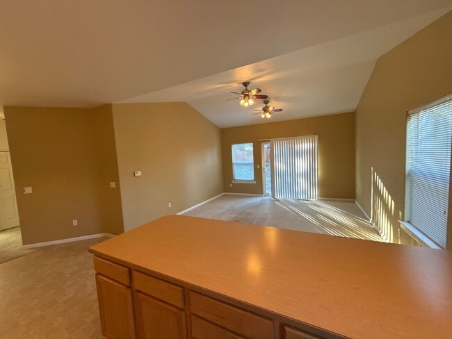 Photo - 21183 Copperfield Avenue