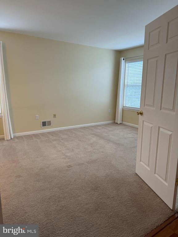 Photo - 2 Village Ct